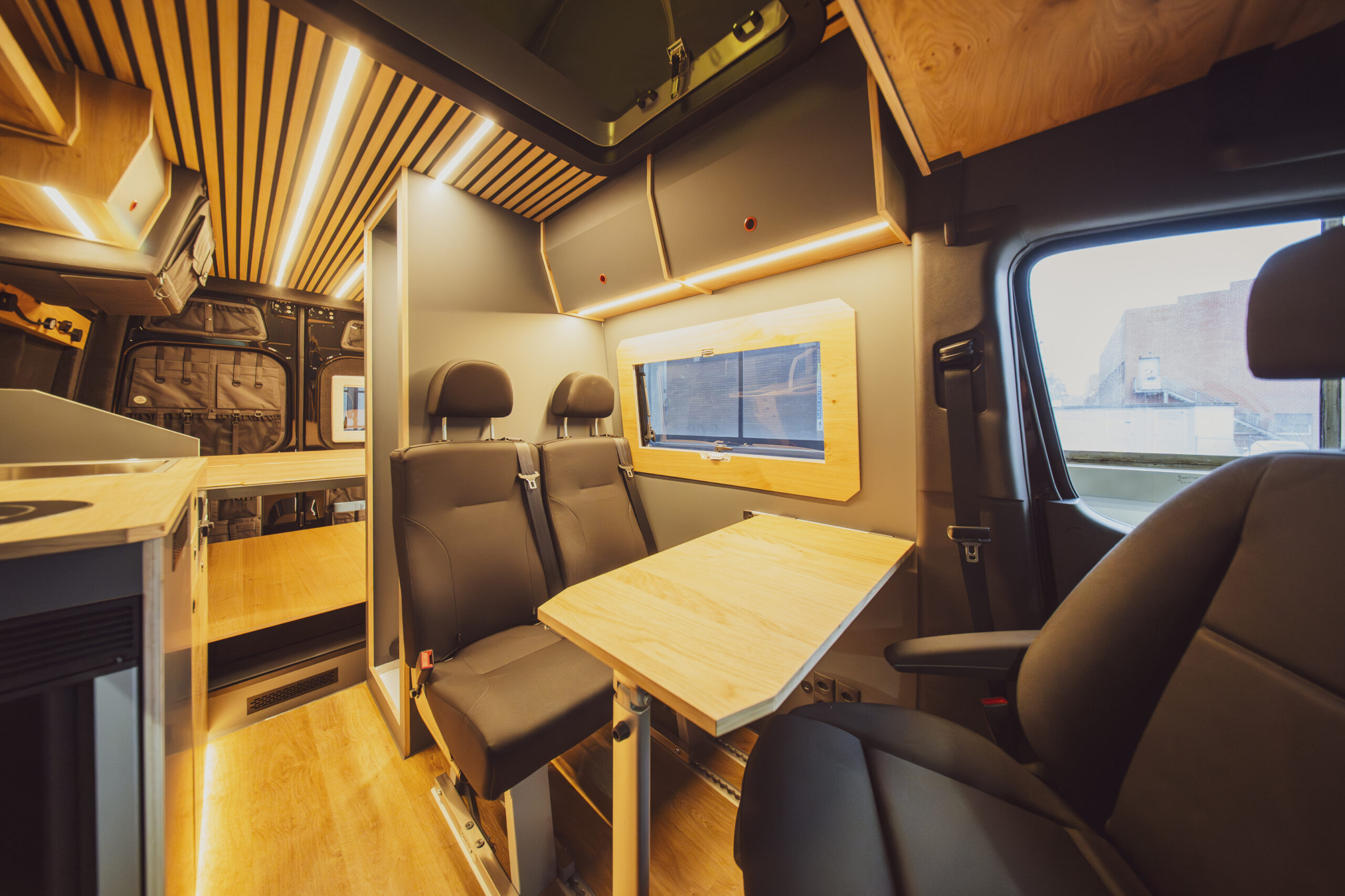 Ein neuer Individualausbau rollt vom Band | biwak lab gmbh