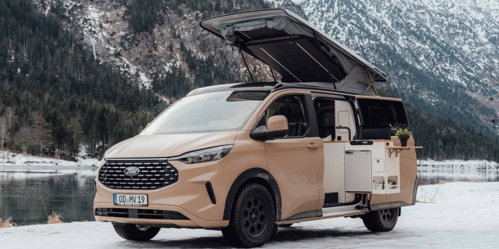 Der MOBY VAN Fordinand Campervan auf Tour in der Schweizer Natur – offizielle Schweizer Premiere exklusiv bei biwak lab.